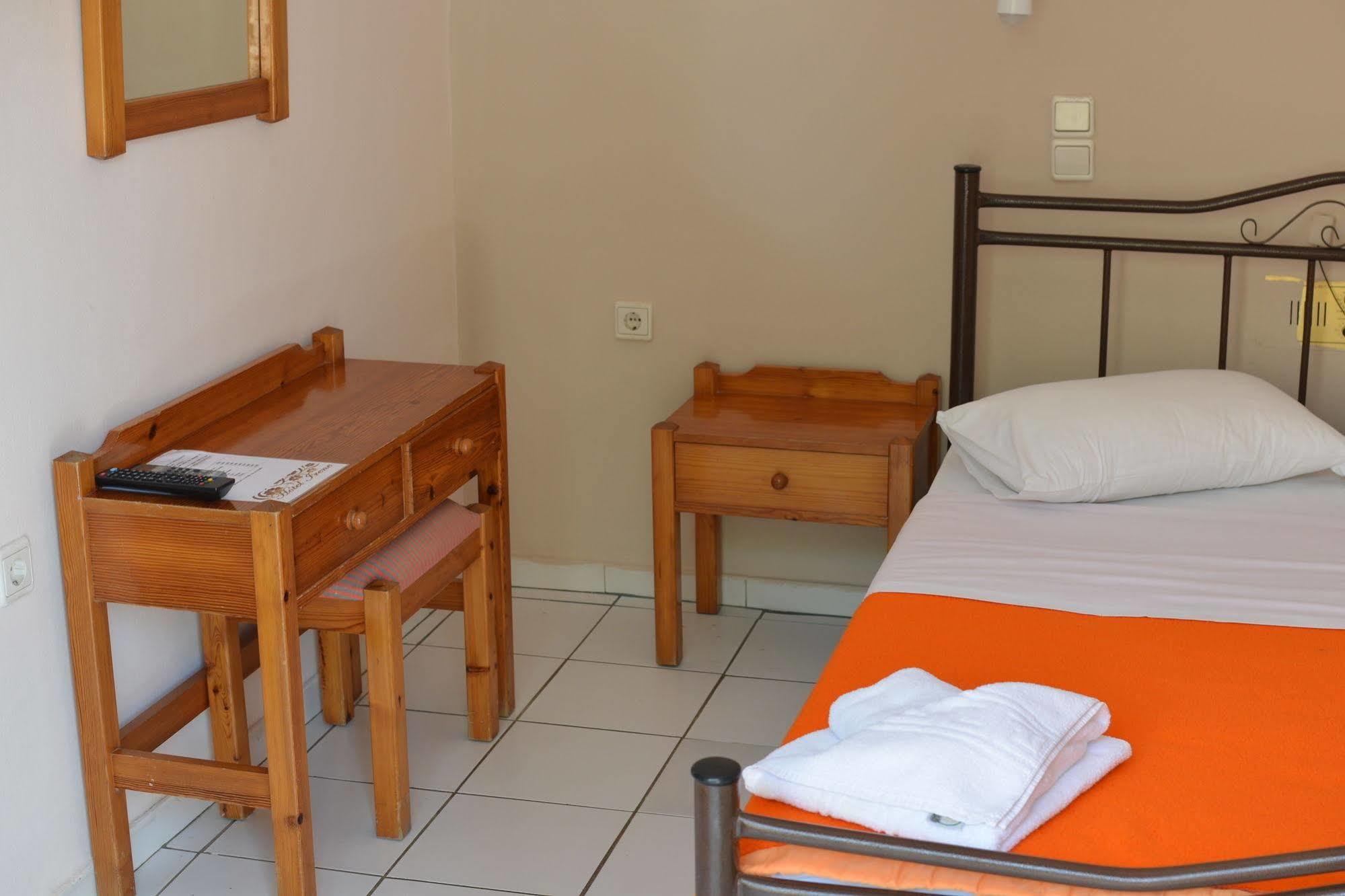 Irene Hotel Hanya Dış mekan fotoğraf